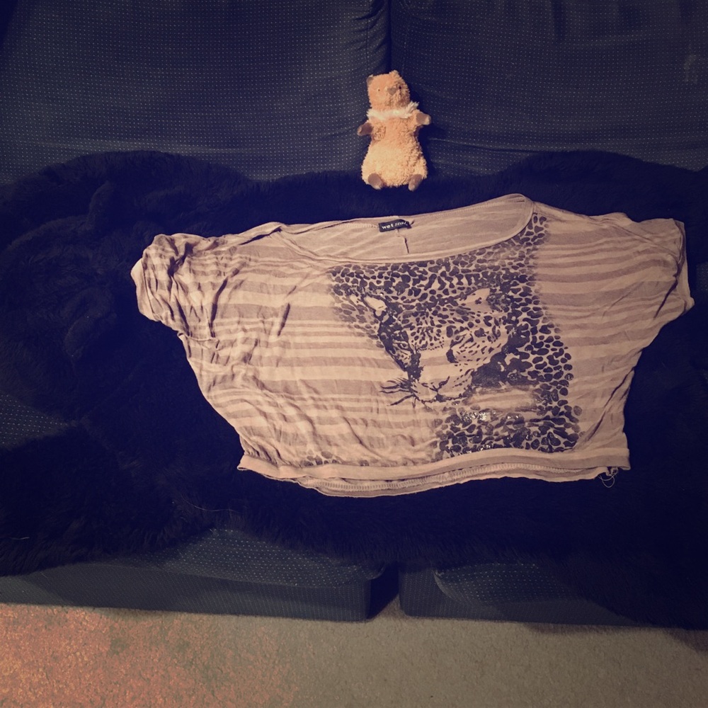 🖤📦✈️🗺⏳Wet seal jaguar crop top