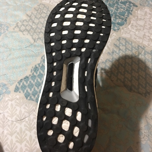 Adidas Ultra Boost - Picture 3 of 7