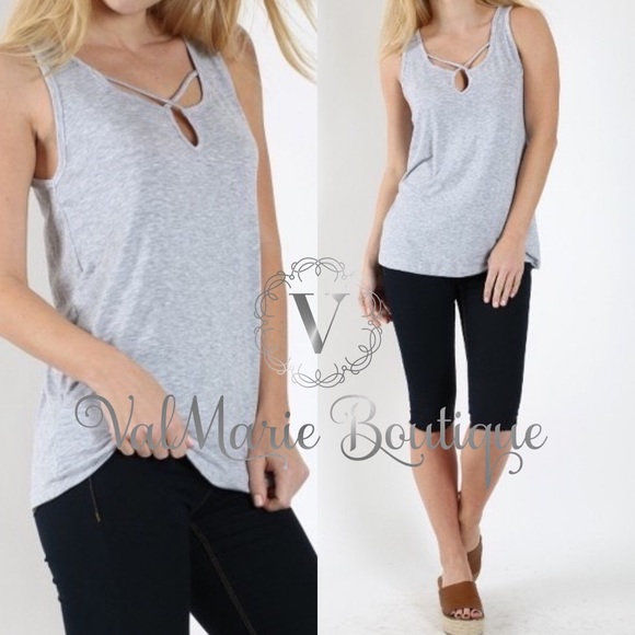 📍CLEARANCE 📍HEATHER GREY BASIC CRISS CROSS TOP - Picture 3 of 3