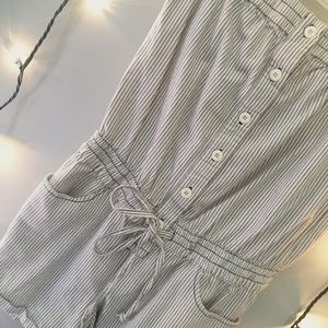 Strapless stripped romper