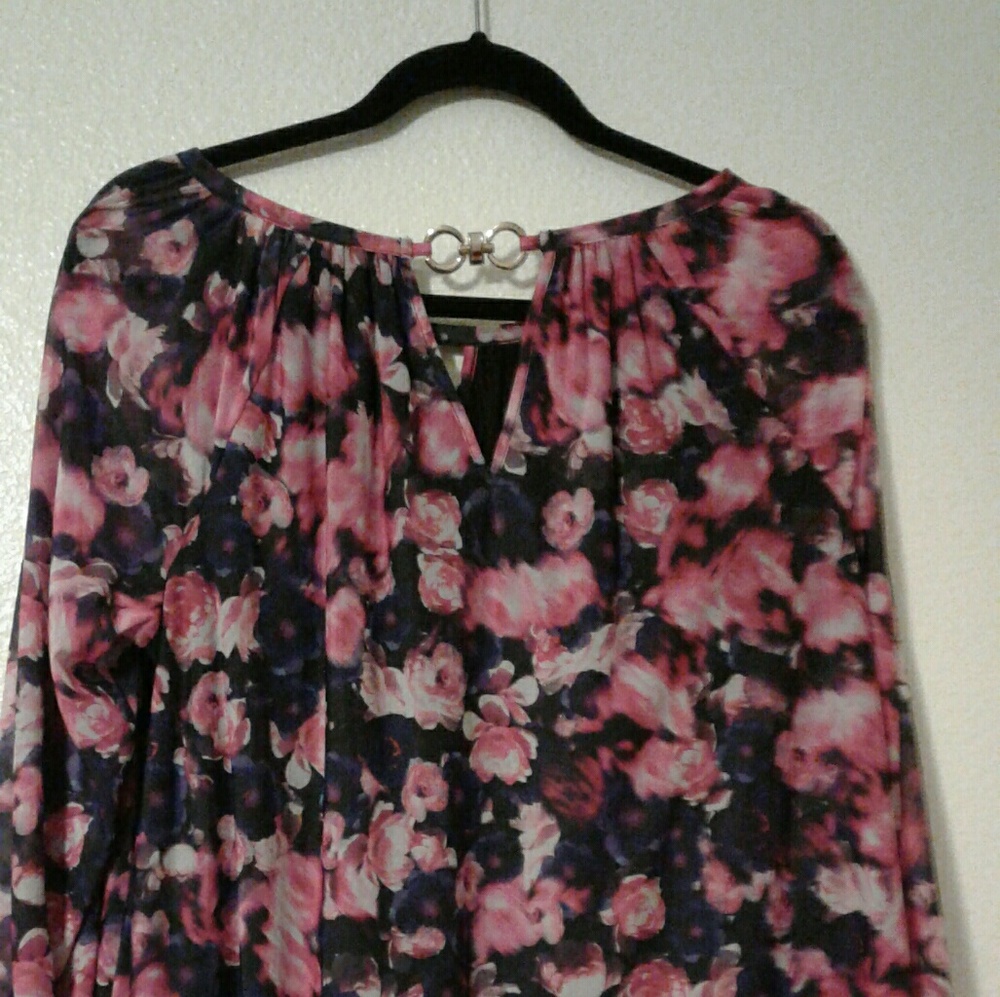 Jennifer Lopez blouse