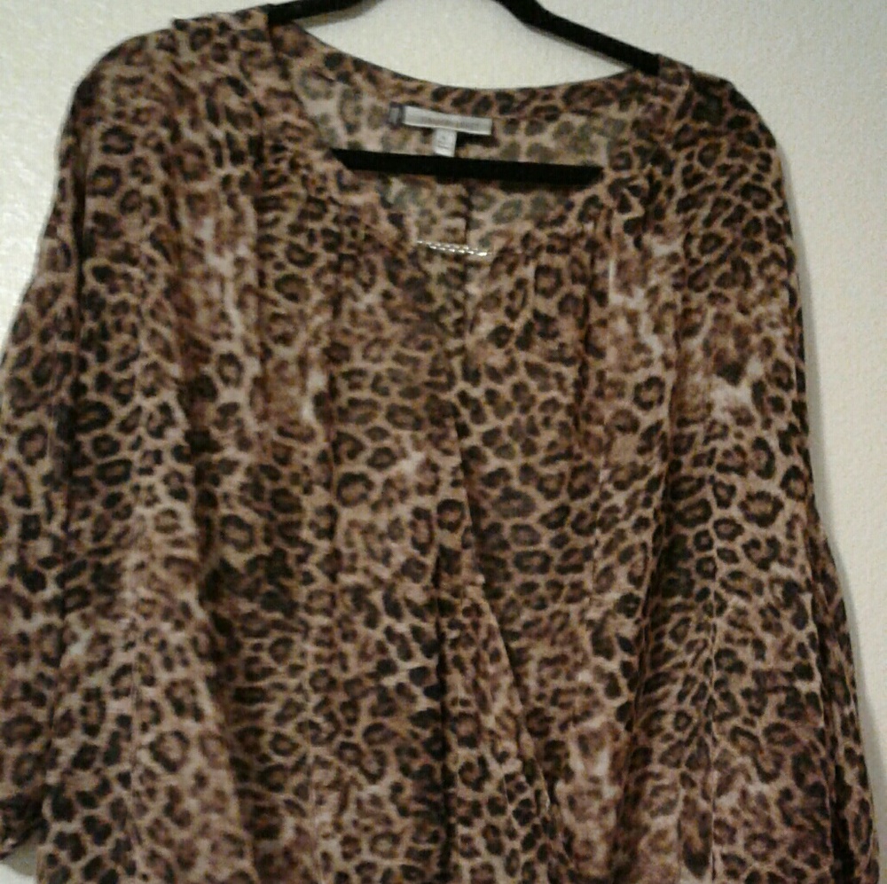 Jennifer Lopez cheetah blouse