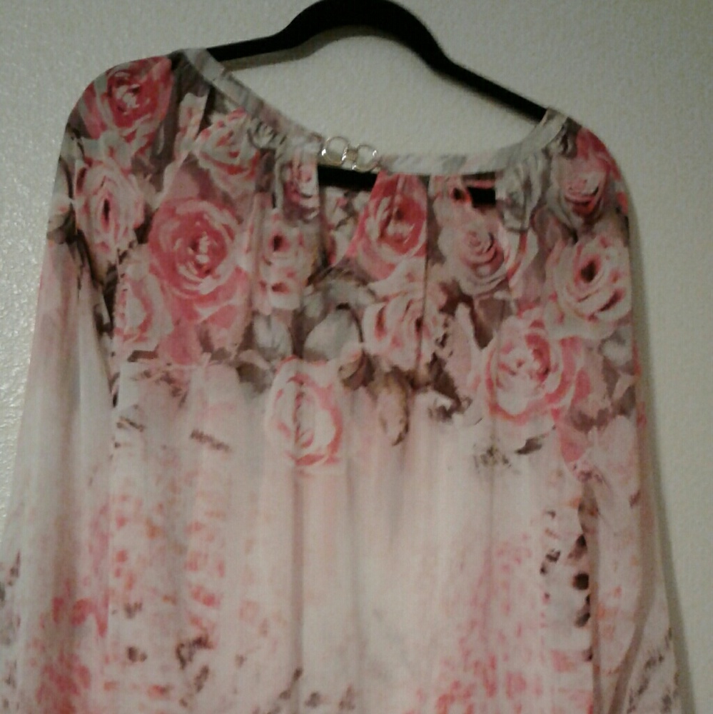 Jennifer Lopez blouse