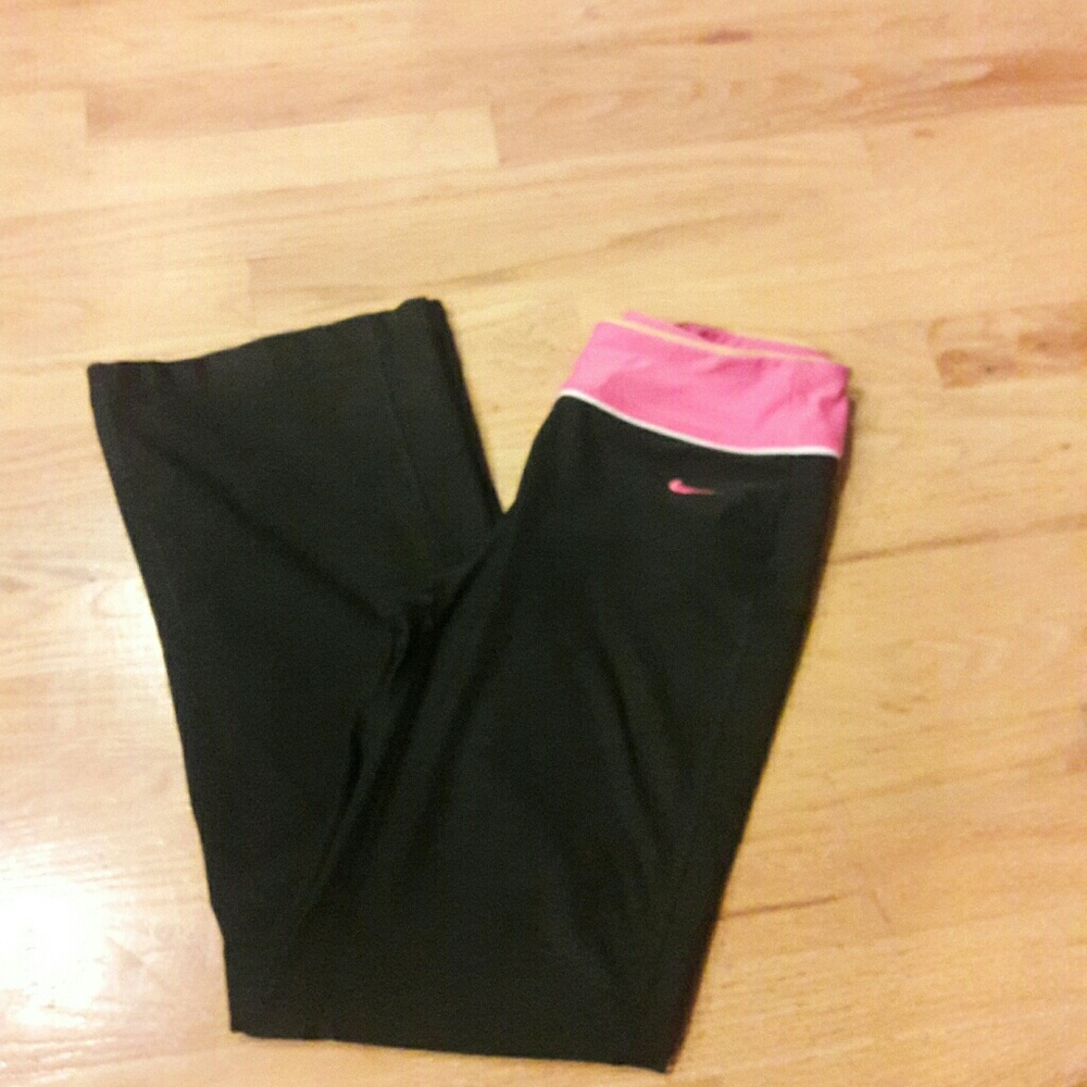 Nike Be Strong Women's training pants  Size XS