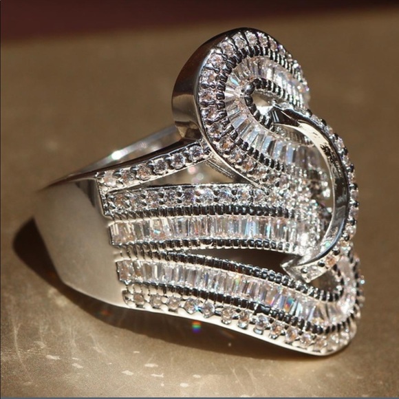 5⭐️RATED🎉HOST PICK🎉SERENDIPITY - Picture 2 of 7