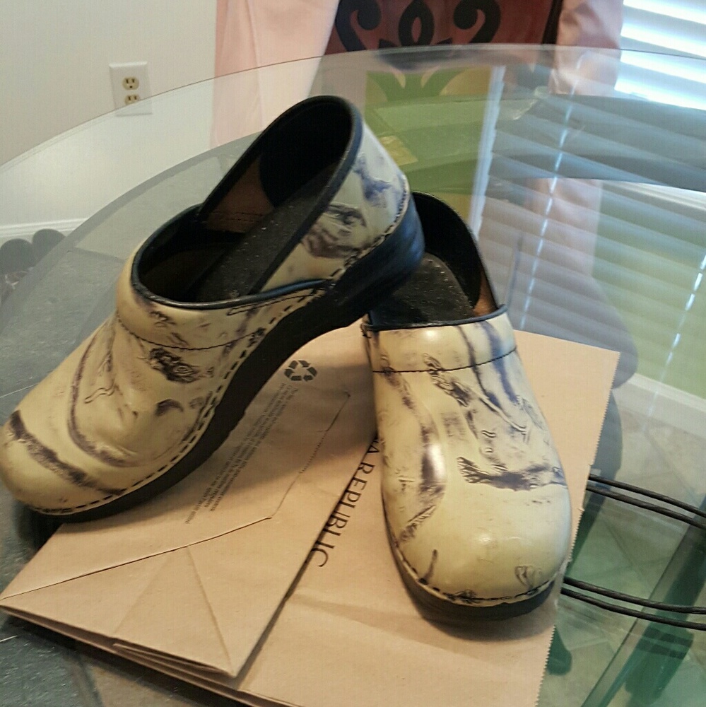 Dansko Leather Clogs Size 39