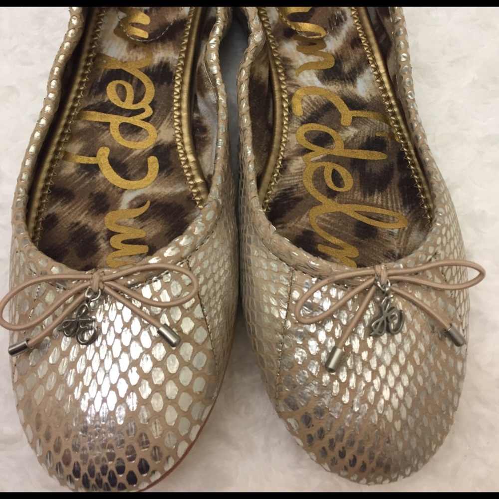 NEW Sam Edelman Silver and Cream Ballet Flats - Picture 3 of 6