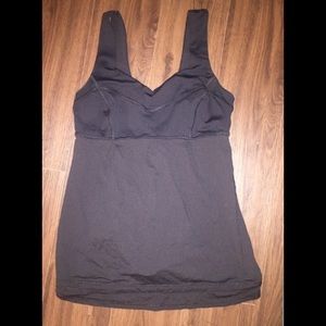 Lululemon black tank size 6