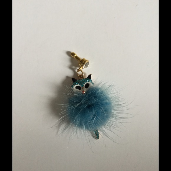 Boutique Accessories - iPhone Earphone Plug Boutique Accessories - iPhone Earphone Plug