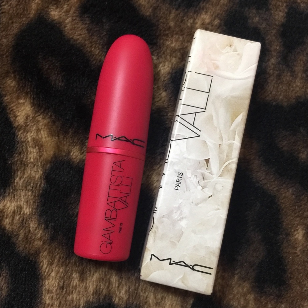 💄💋💥SALE! 💥 MAC GIAMBATTISTA VALLI LIPSTICK