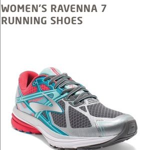 NWOT Brooks Running Shoes