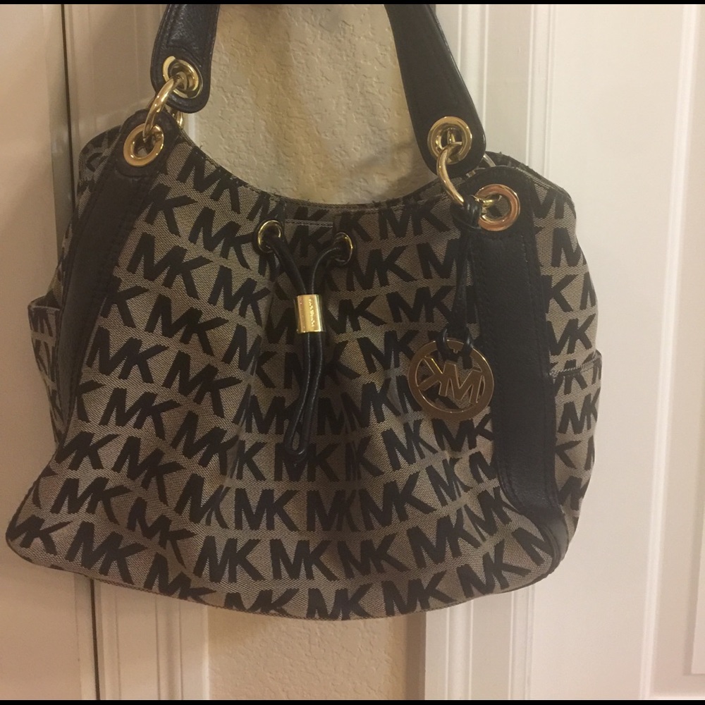 Michael kors purse
