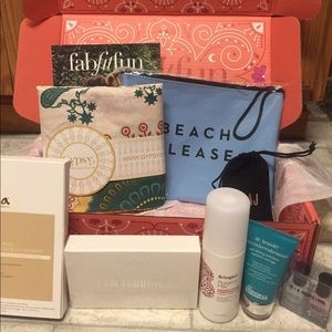 FAB FIT FUN SPRING 2017 items