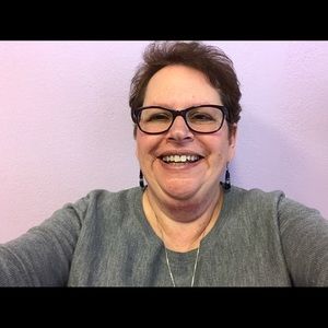 Meet your Posher, Linda