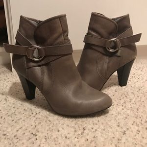 Grey kitten heel boots