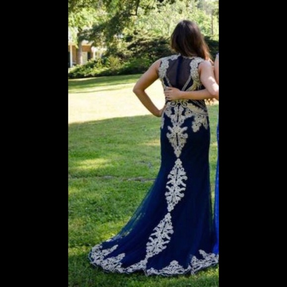 Prom dress that I've only worn once! - Picture 2 of 2