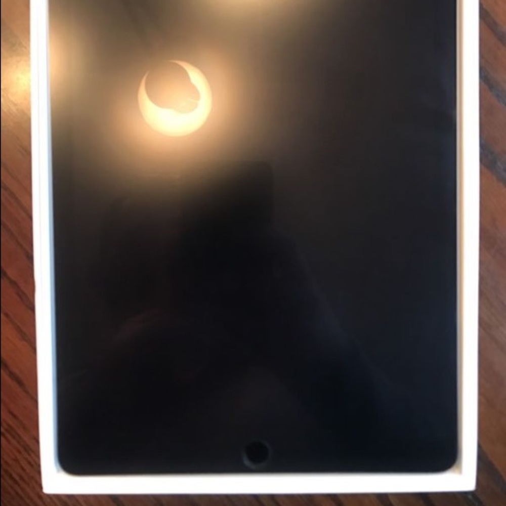 IPAD PRO - Picture 1 of 4