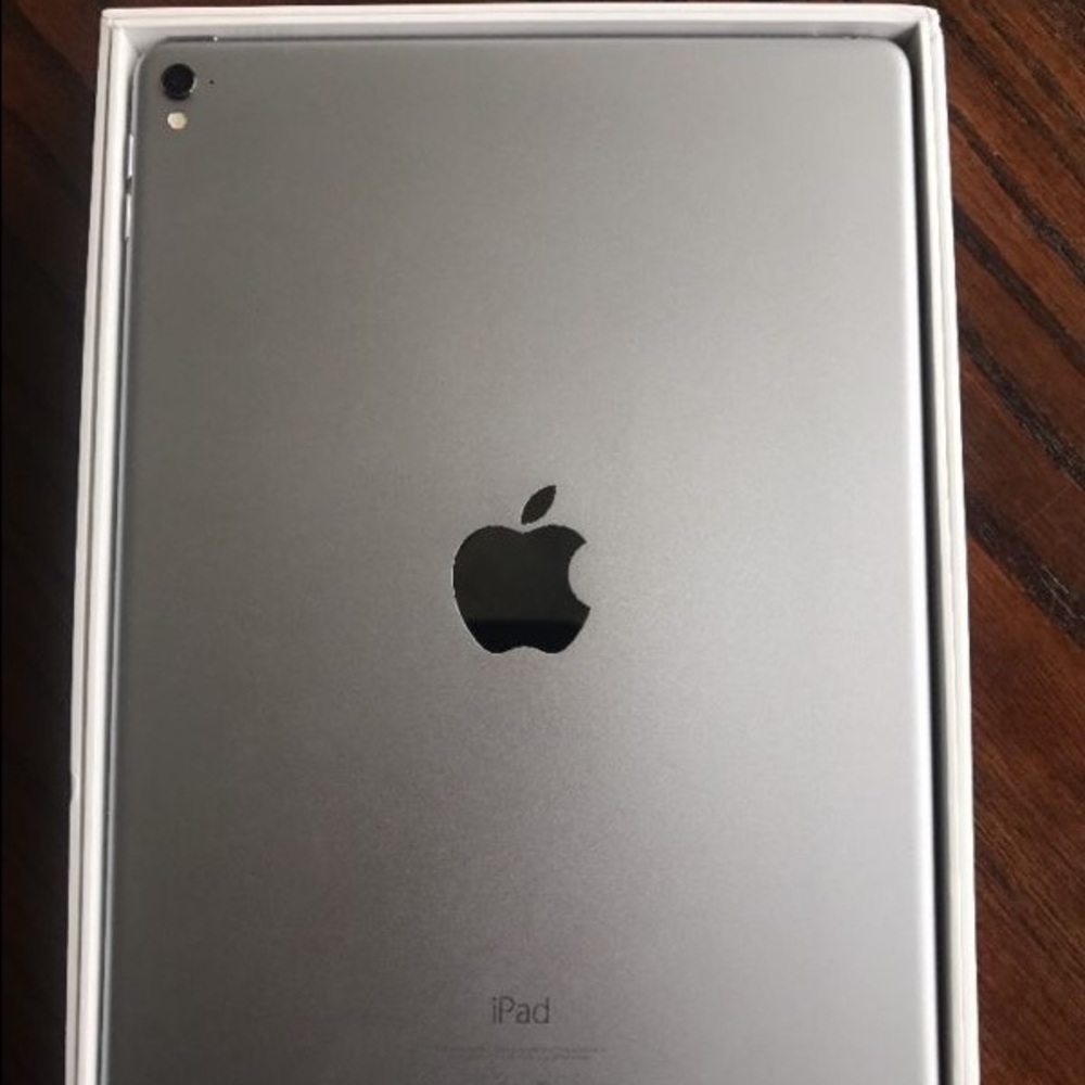 IPAD PRO - Picture 2 of 4