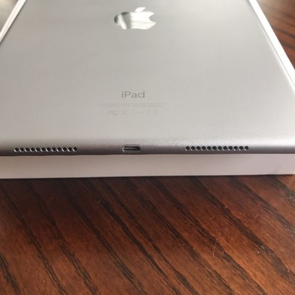 IPAD PRO - Picture 4 of 4