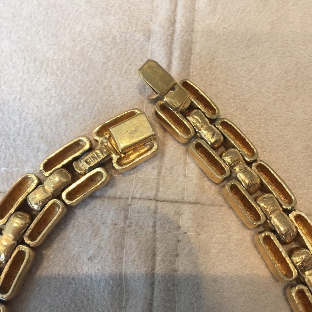 ❤️Sale❤️Vintage Gold Tone Linked Necklace - Picture 3 of 7