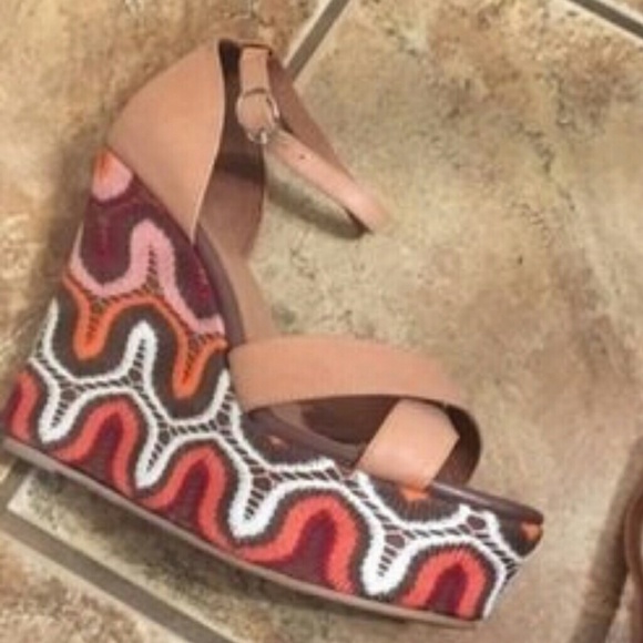 NWOT Jeffrey Campbell Bradshaw Wedges - Picture 4 of 5