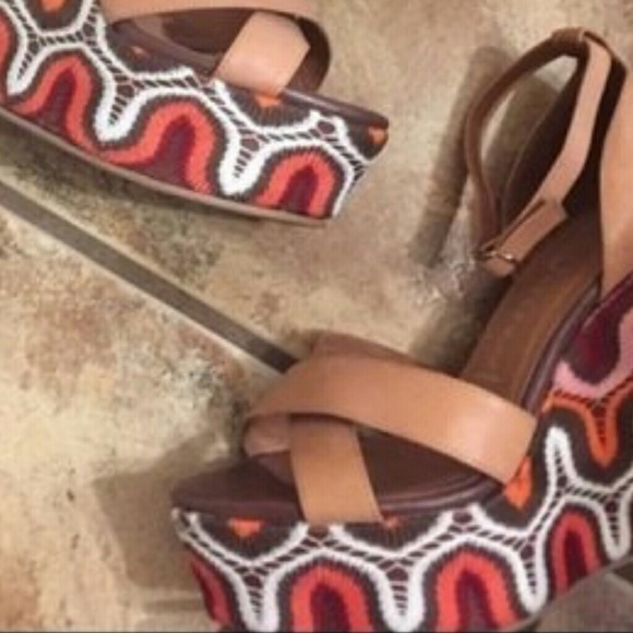 NWOT Jeffrey Campbell Bradshaw Wedges - Picture 5 of 5