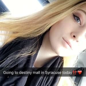 Meet your Posher, Alyssa