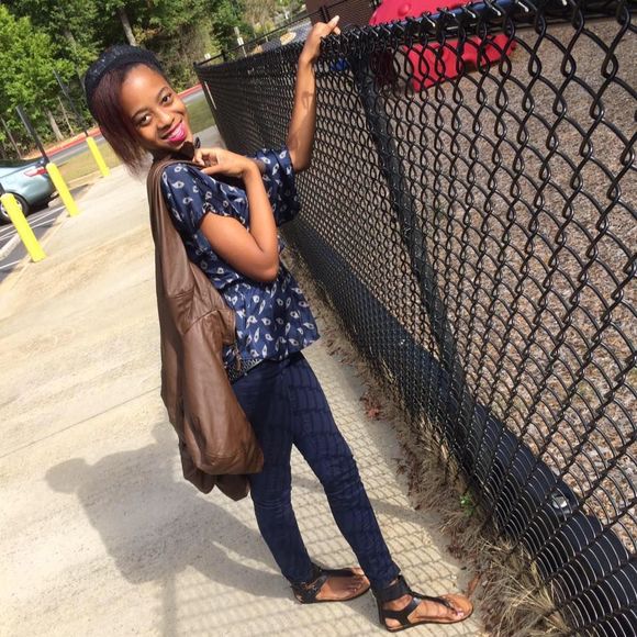 Meet your Posher, Desiree - Picture 1 of 1