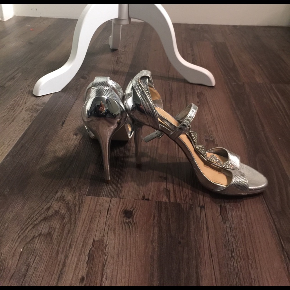 Gianni Bini Silver and Rhinestone Heel