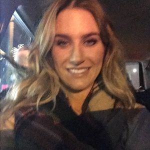 Meet your Posher, Lori