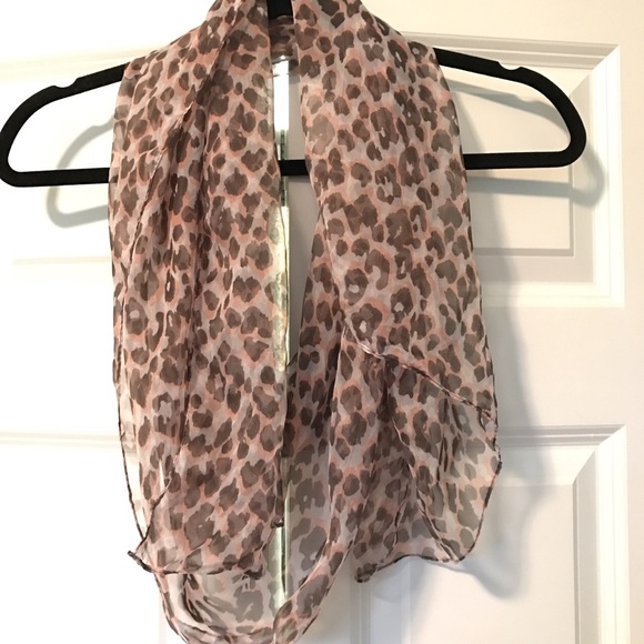 Sheer pink and grey leopard scarf - Picture 1 of 1