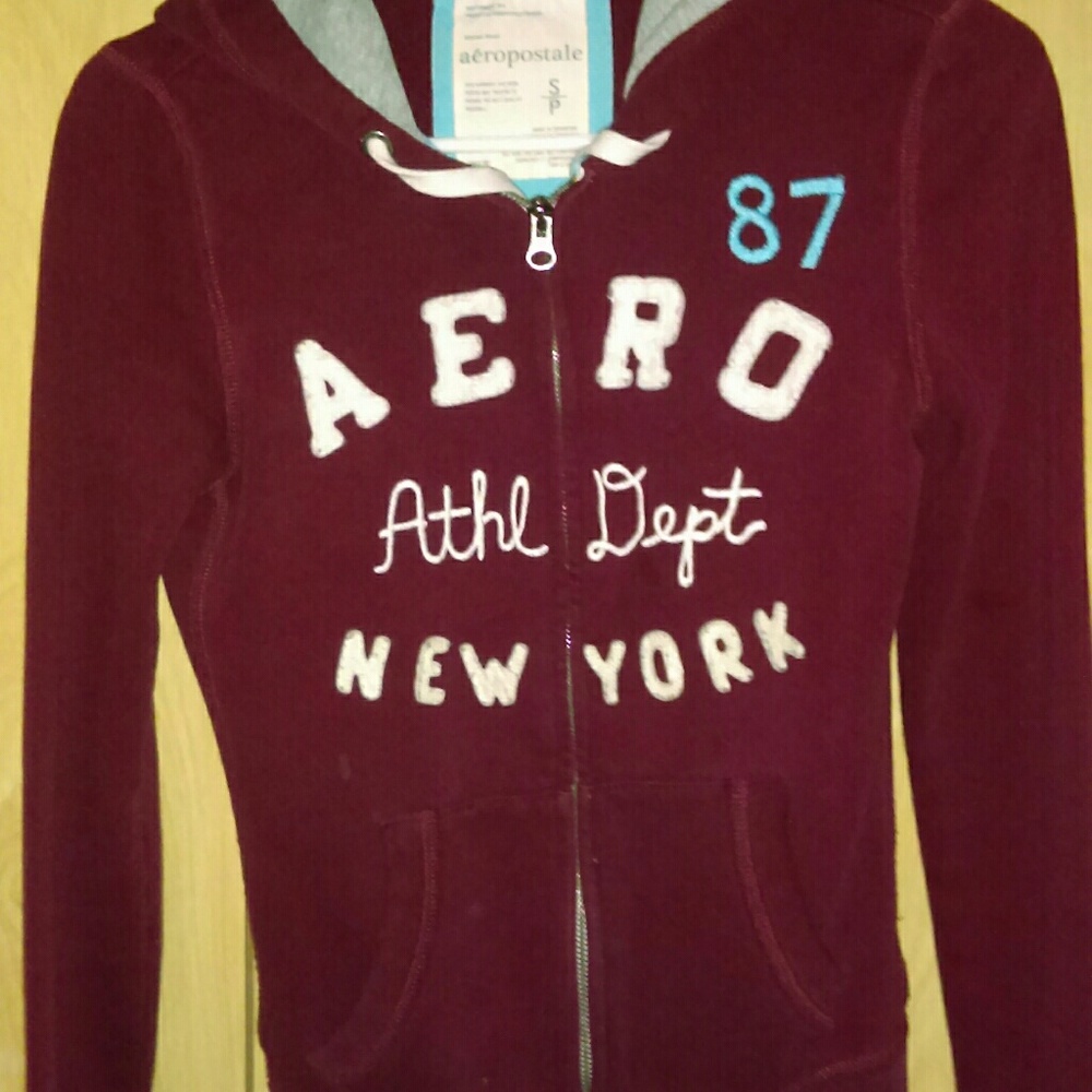 Aeropostale zip up hoodie, maroon size small