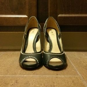EUC L.A.M.B. open toe black shoes