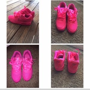 Nike neon pink Air Max 90