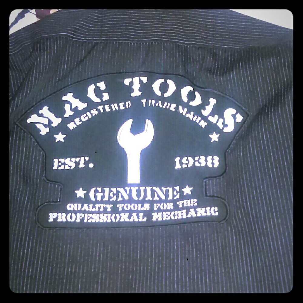 Mac tools long sleeve button up