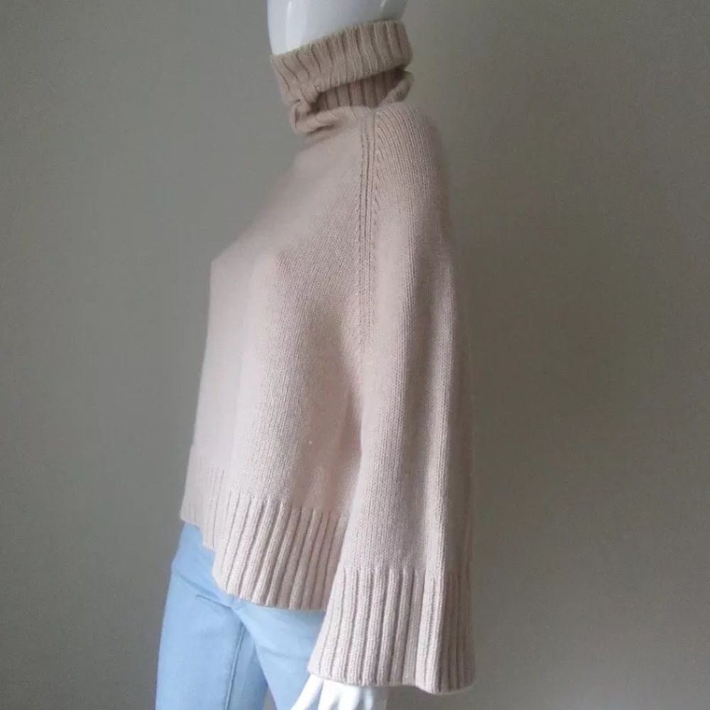 ❤️SOLD❤️ THEORY JULIET CHUNKY TURTLENECK - Picture 2 of 8