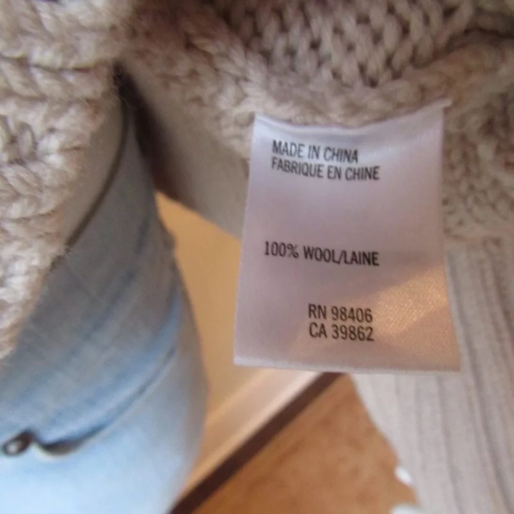 ❤️SOLD❤️ THEORY JULIET CHUNKY TURTLENECK - Picture 4 of 8