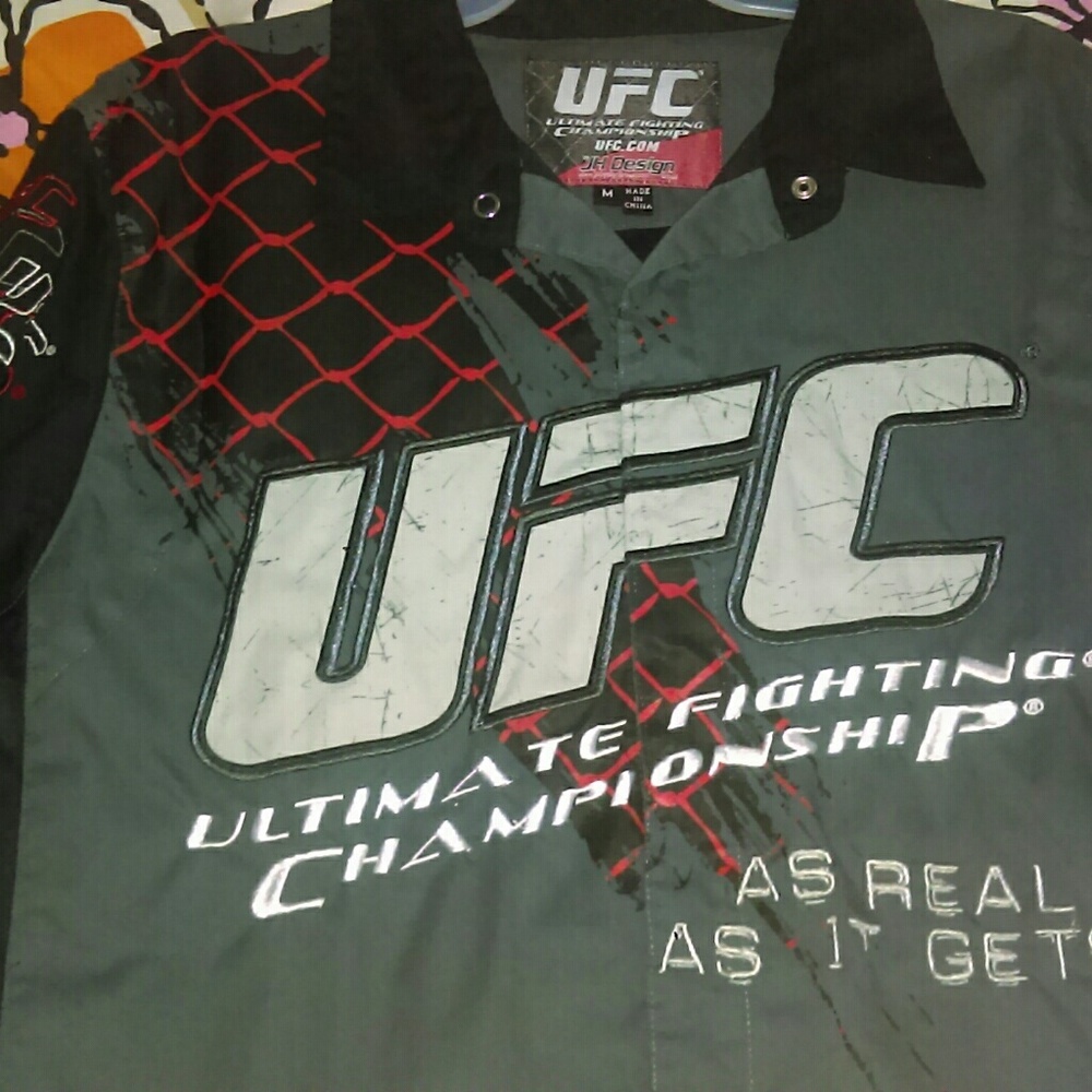 UFC button up