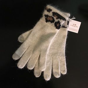 NWT COACH Ocelot Touch Gloves