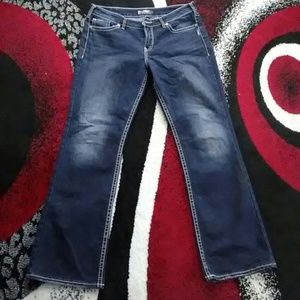 Like new Silver jeans. Only wore 1 time. No issue