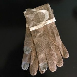NWOT COACH Gold Glitter Touch Gloves