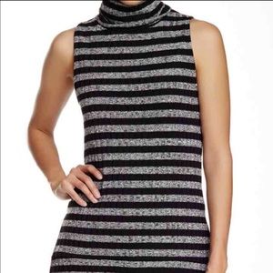 Sleeveless Turtle neck high low Shirt