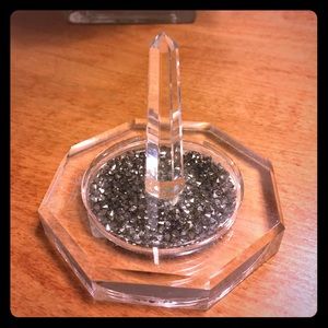 Oleg Cassini crystal diamond ring holder