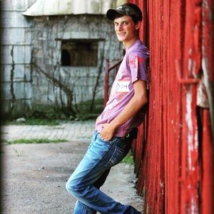 Meet your Posher, Travis