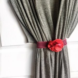 LOFT stretchy flower belt!
