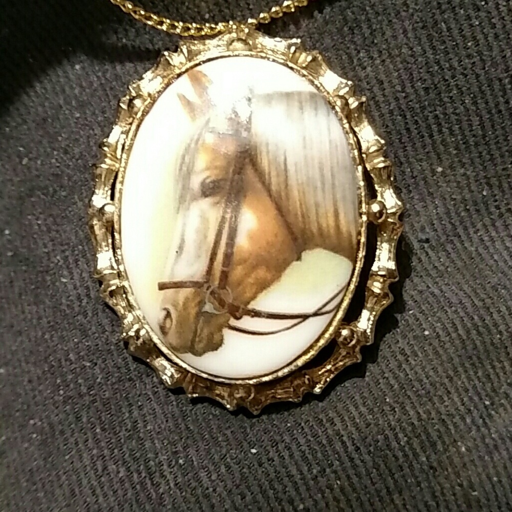 Horse pendant/necklace