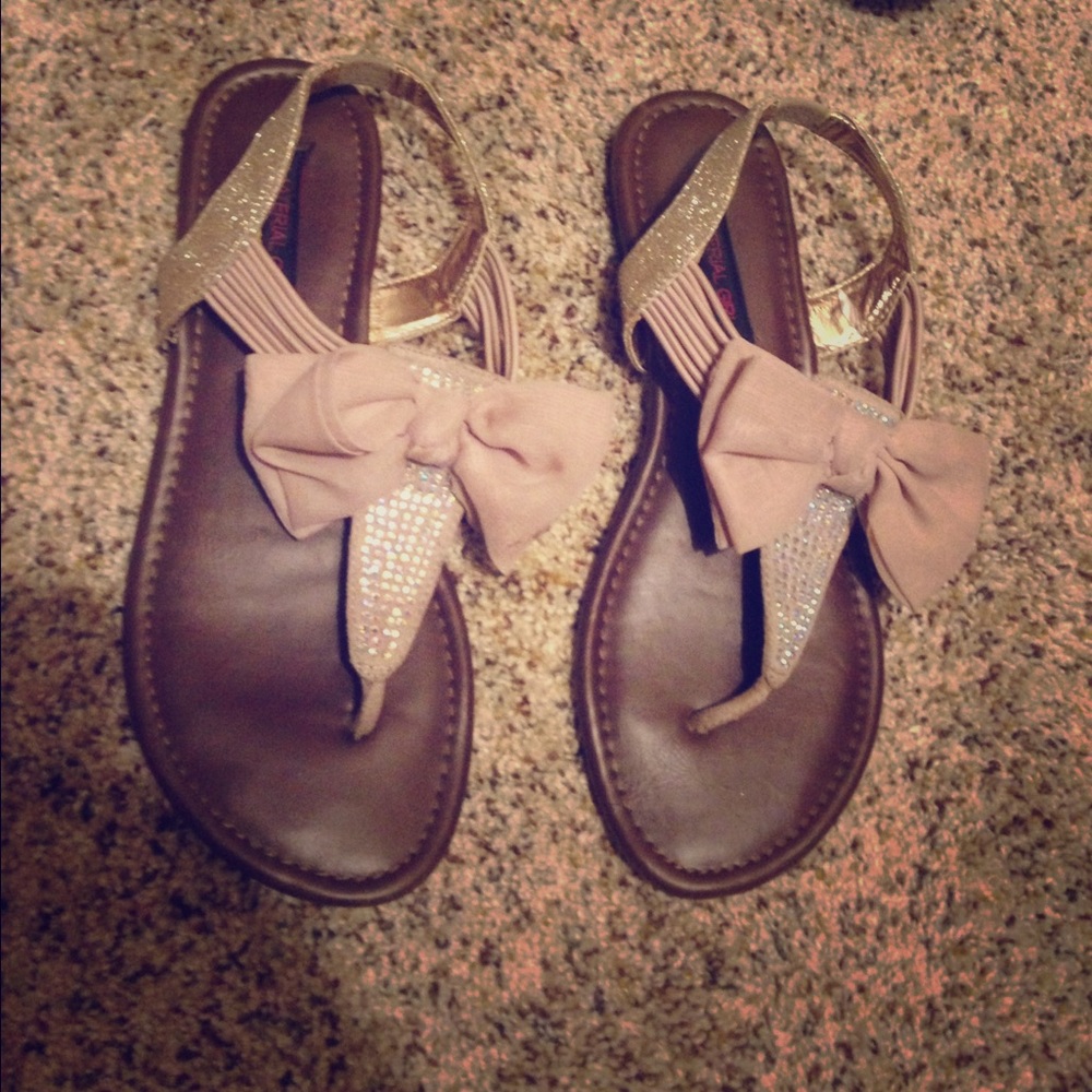 Bow sandals!