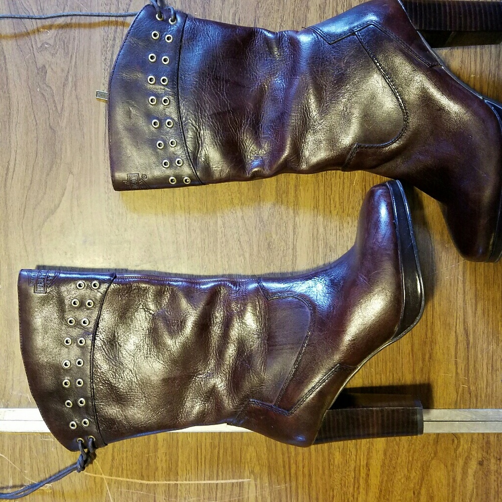 Harley Davidson brown boots. Won't go any lower
