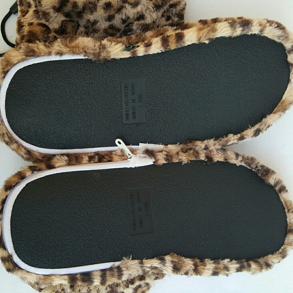 ‼MUST GO‼ Leopard Vibrating Massage Slippers - Picture 3 of 5