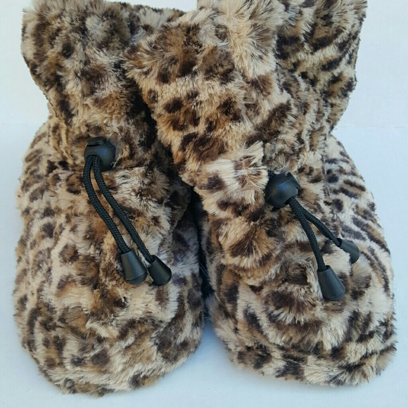 ‼MUST GO‼ Leopard Vibrating Massage Slippers - Picture 5 of 5